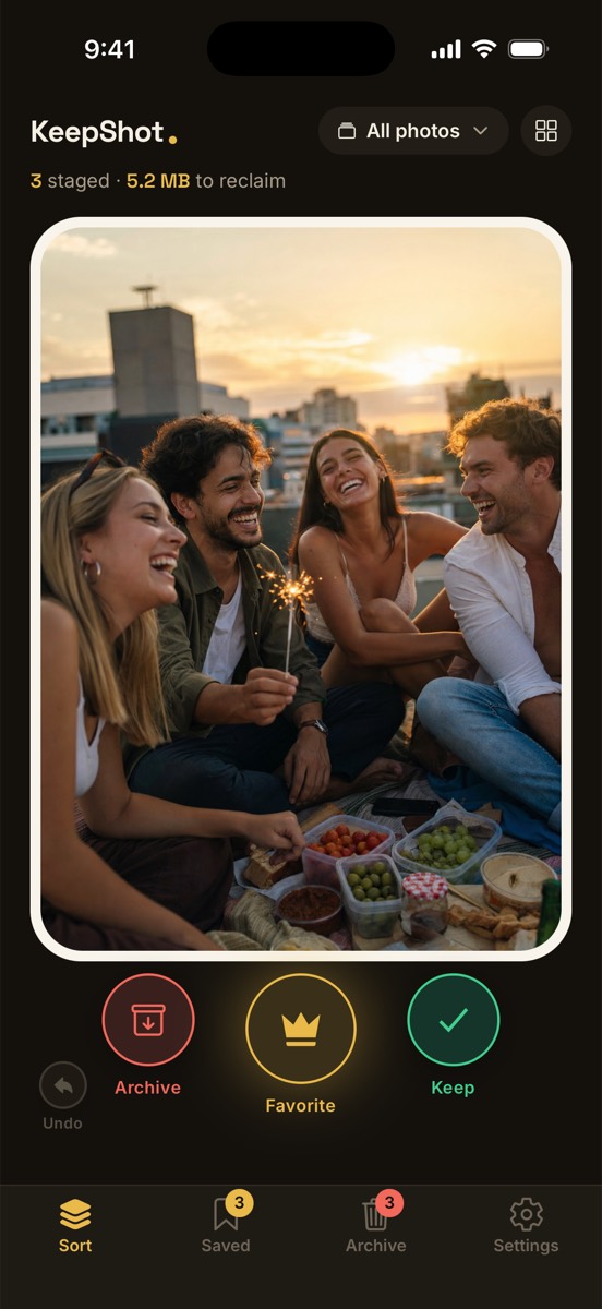 KeepShot's sort screen: a photo card of friends at a rooftop picnic above Archive, Favorite, and Keep buttons